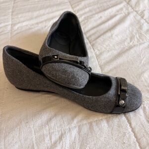 GUESS Gray Ballet Flats Buckle Detail Slip On Shoes Size 6.5